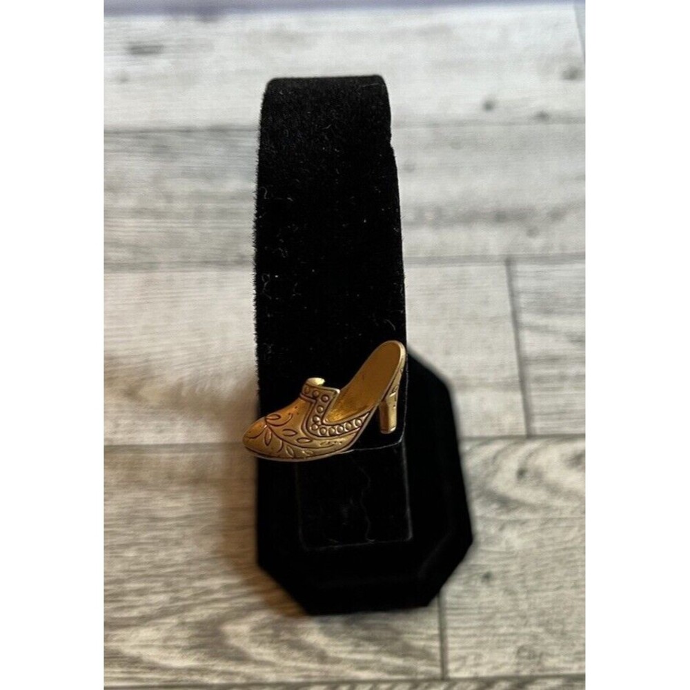 Vintage High Heel Shoe Lapel Pin Gold Tone
